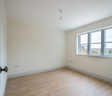 4 bedroom detached house to rent - Photo 6