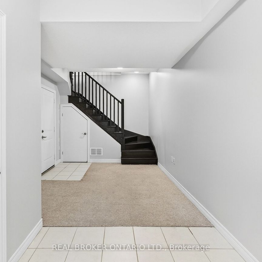 For Lease - 7 Ladybell Lane, Hamilton, Ontario - Photo 1