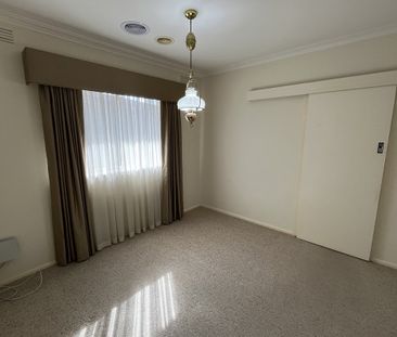 3-Bedroom Family Home with Multiple Living Areas - Photo 4