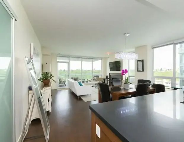 Spacious, river/sunset views, 2 bedroom+Den, Downtown | 1213 - 222 Riverfront Avenue Southwest, Calgary - Photo 1