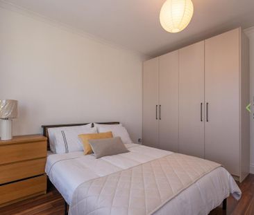 4 bedroom terraced house to rent - Photo 3