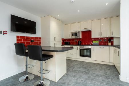 5 bedroom house of multiple occupation to rent - Photo 4