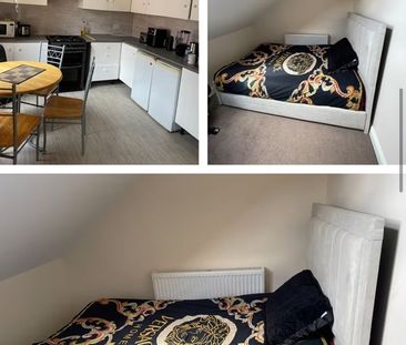 Room in a Shared House, Manchester, M32 - Photo 5