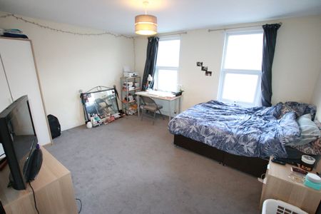 6 Bed Terraced House, Blenheim Road, RG1 - Photo 4