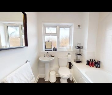 2 Bed Maisonette, Hursthead Walk, M13 - Photo 1