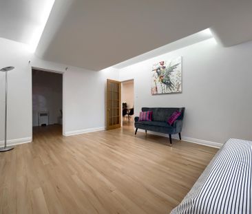 Large Furnished Room – Wifi and Hydro Included – Beaudry Metro - Photo 5