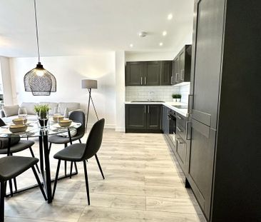 2 bedroom house of multiple occupation to rent - Photo 6