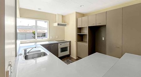 HIGHBURY- 3 BEDROOMS - Photo 5