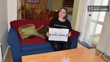 Interior room in shared apartment in Blanchardstown, Dublin - Photo 3