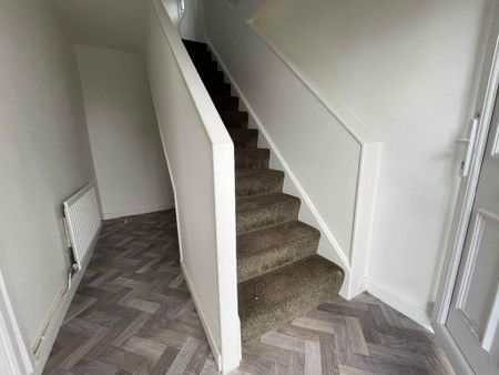 2 bedroom semi-detached house to rent - Photo 2