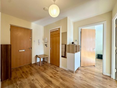 2 bedroom flat to rent - Photo 4