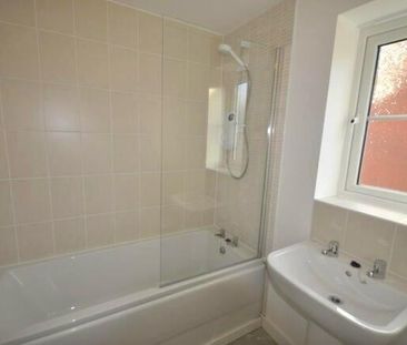 3 bedroom semi-detached house to rent - Photo 6