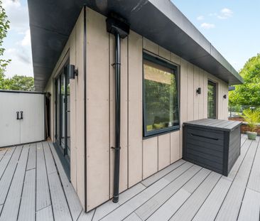 2 Bed Penthouse, Barrowgate Road, W4 - Photo 2