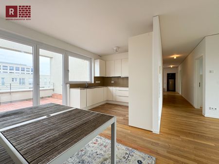 Tolles 5-Zi Penthouse mit Terrasse, EBK, zwei inklusiven TG-Stellplätzen und Skyline-Blick - Foto 2