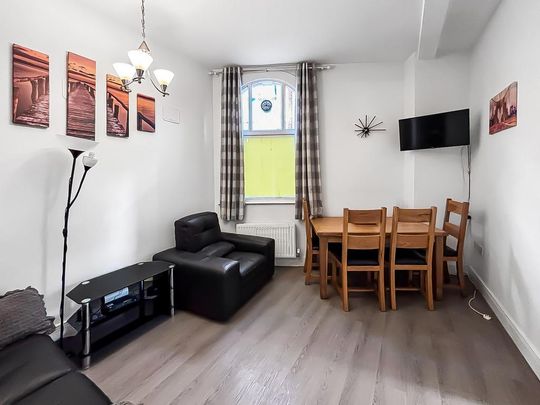 3 bedroom apartment to rent - Photo 1