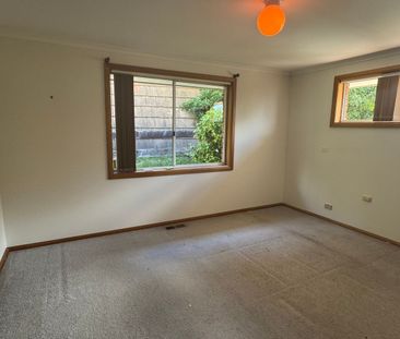 Large Family Home with Views! - Photo 1