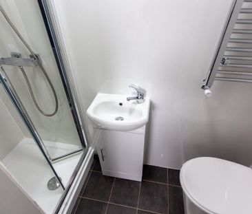 5 bedroom terraced house to rent - Photo 4