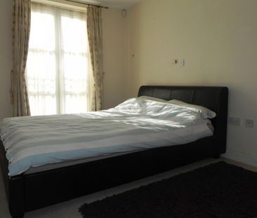 2 bed Flat for Rent - Photo 3