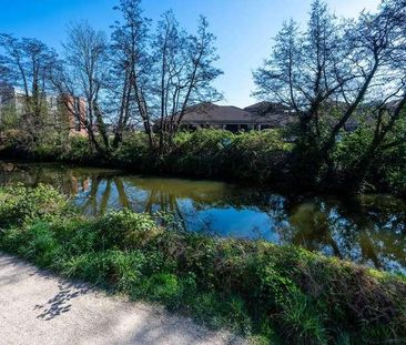 Walnut Tree Close, Guildford, GU1 - Photo 1
