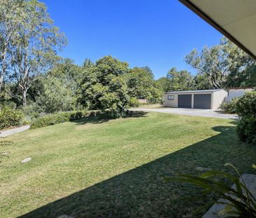 Large family home on large block - Photo 3
