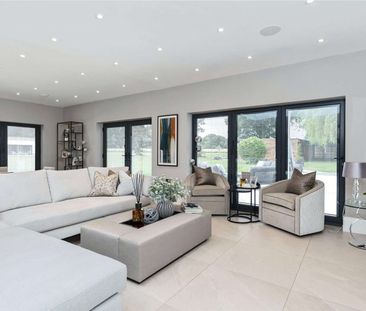 High specification house with indoor pool complex and stunning grou... - Photo 4