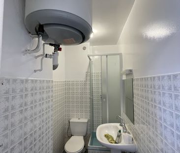 Location Appartement 1 pièce 23m² MARSEILLE 6ème - Photo 2