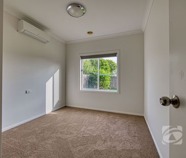 IDEAL FAMILY HOME - Photo 4