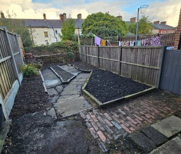3 bed Terraced - To Let - Photo 1