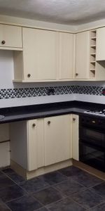 3 bedroom House for rent Station Street, Castle Gresley - Photo 3