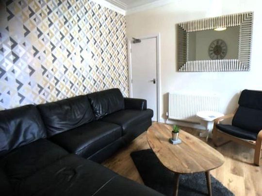 5 bedroom house to rent - Photo 1