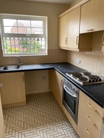2 Bed Flat, Gillquart Way, CV1 - Photo 3