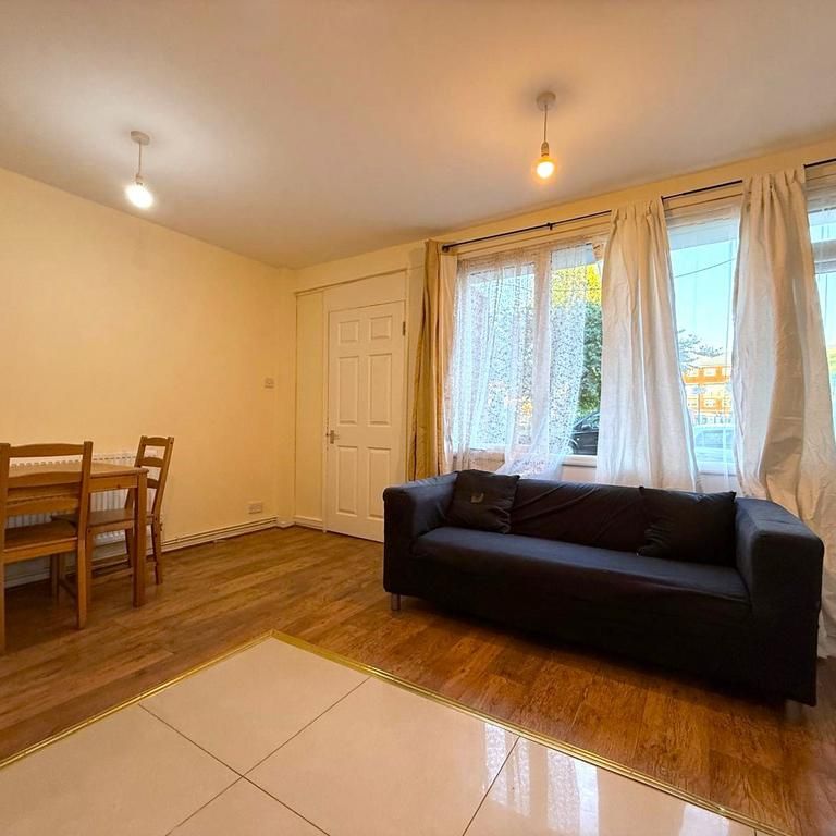 4 bedroom terraced house to rent - Photo 1
