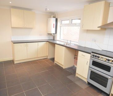 2 bedroom terraced house to rent - Photo 2