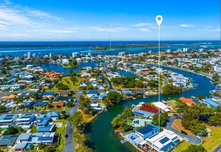 Luxurious Waterfront Duplex With Spa, Sauna & Private Ramp - Photo 5