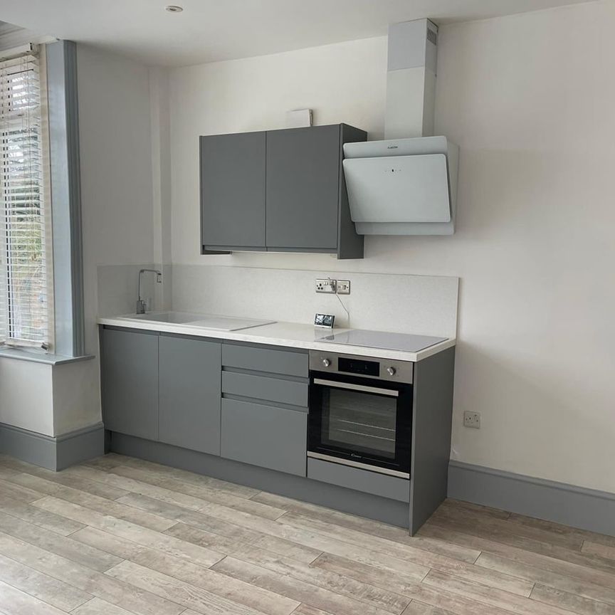 Studio Flat, Radcliffe Road, NG2 - Photo 1