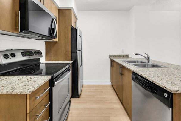 For Lease - 2191 Yonge Street Unit# 807, Toronto, Ontario - Photo 1