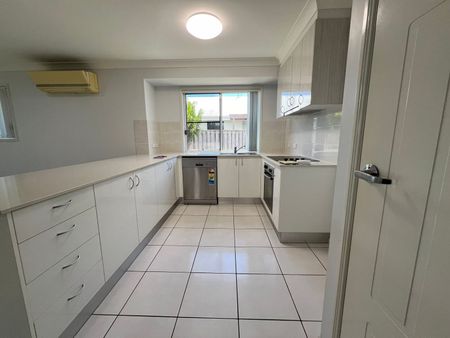 60 Commander Parade, 4750, Shoal Point Qld - Photo 4