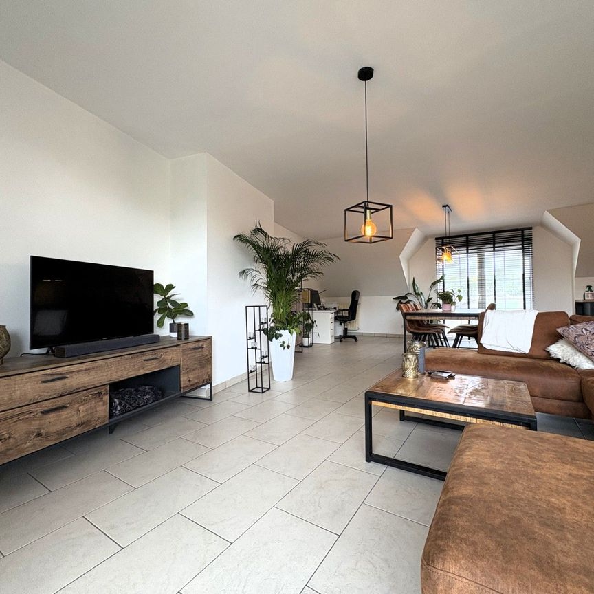 Ruim appartement met 2 slaapkamers en garage - Foto 1