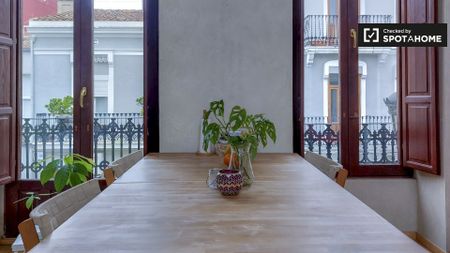 valencia, Valencian Community 46011 - Photo 2