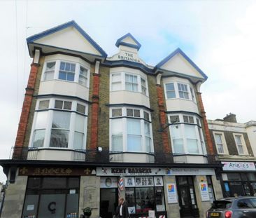 Flat to rent on - Photo 2