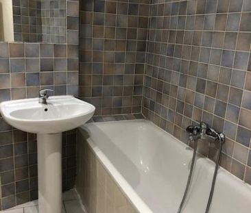 Location Appartement 1 pièce 25m² LA CELLE 83170 - Photo 2