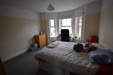 To Rent Markham Road, Winton, Bournemouth, BH9 £2,250 pcm Tenancy Info - Photo 3