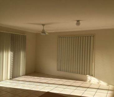 3 Bedroom Home - At the end of a cul-de-sac in Springfield lakes - Photo 1
