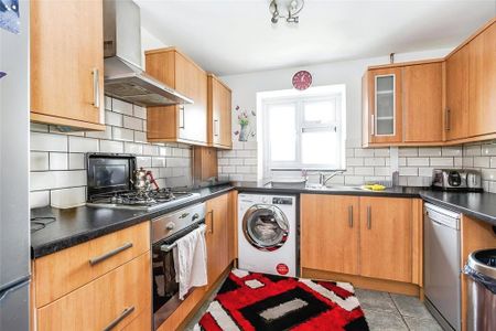 2 bedroom flat to rent - Photo 5