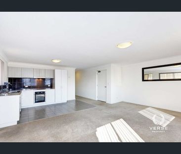 THERE IS SO MUCH TO LOVE HERE ! - Photo 2