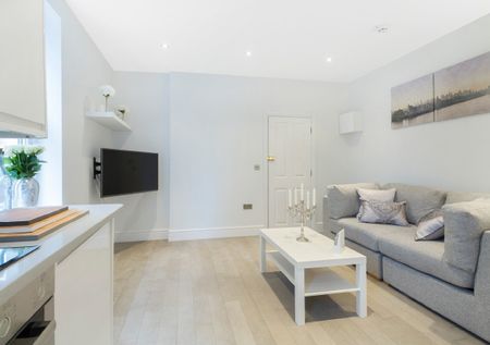 Flat to rent - Kennington Lane, London, SE11 - Photo 4