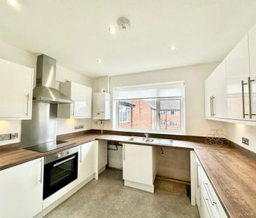 2 bedroom flat to rent - Photo 2