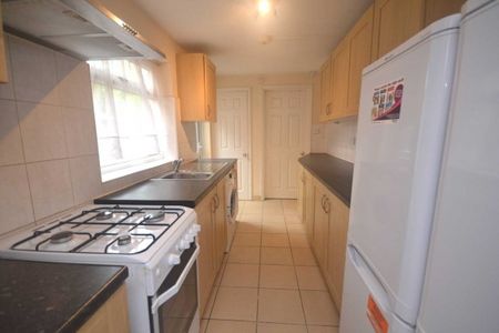 5 Bed - Cardigan Road, University Area - Photo 2