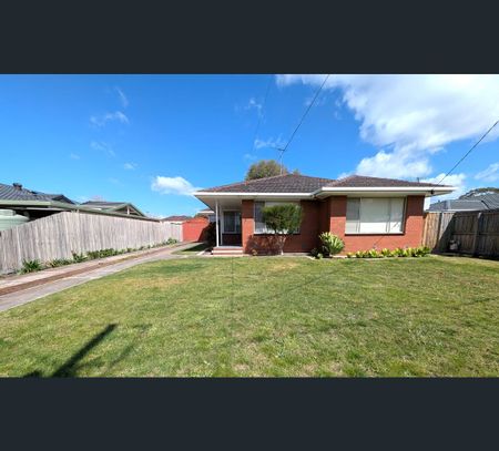 25 Willow Crescent, Bell Park, Vic 3215 - Photo 2