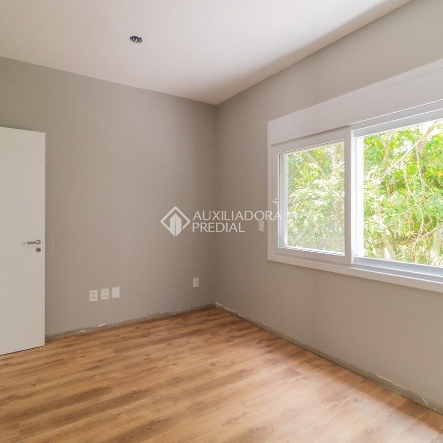 Casa em Condomínio com 3 quartos e 300m² para alugar em Tristeza, Porto Alegre. - Photo 1